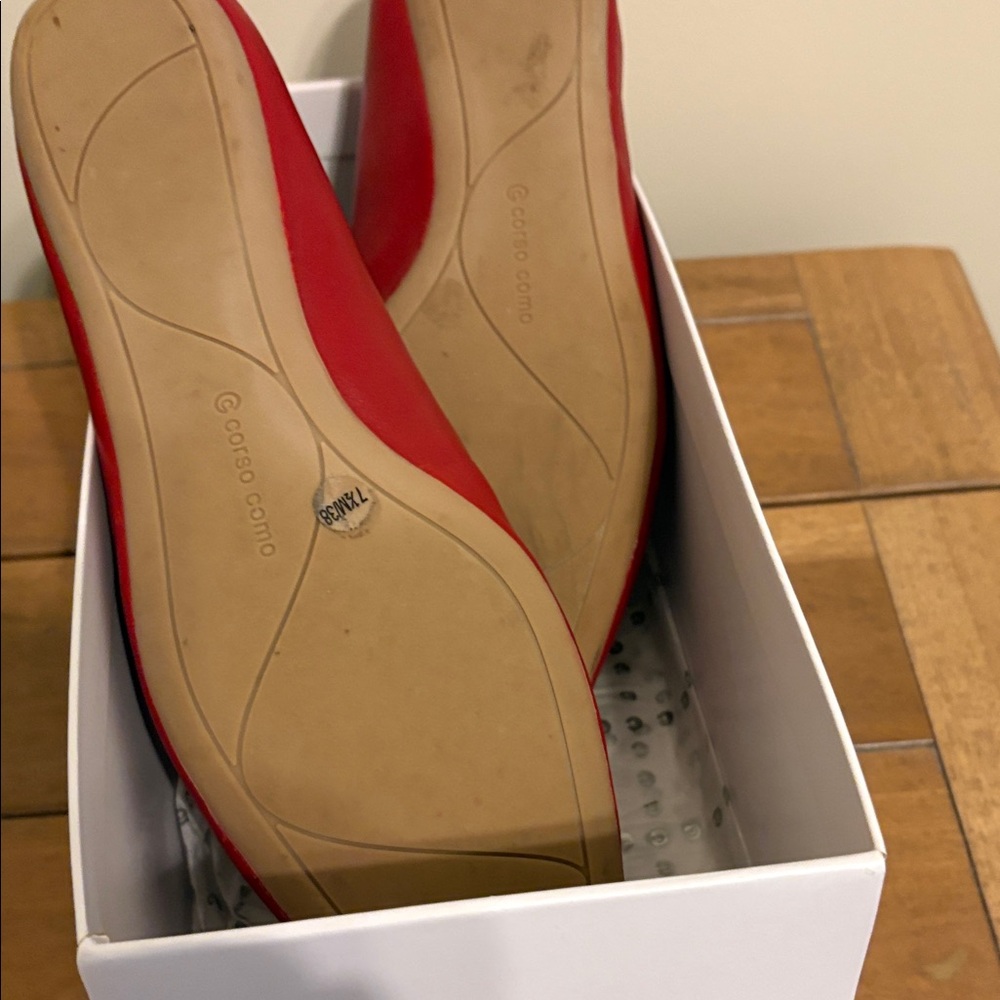 Corso Como Women's Red Smooth Flats - Picture 8 of 10